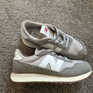 New Balance 237 sneakers